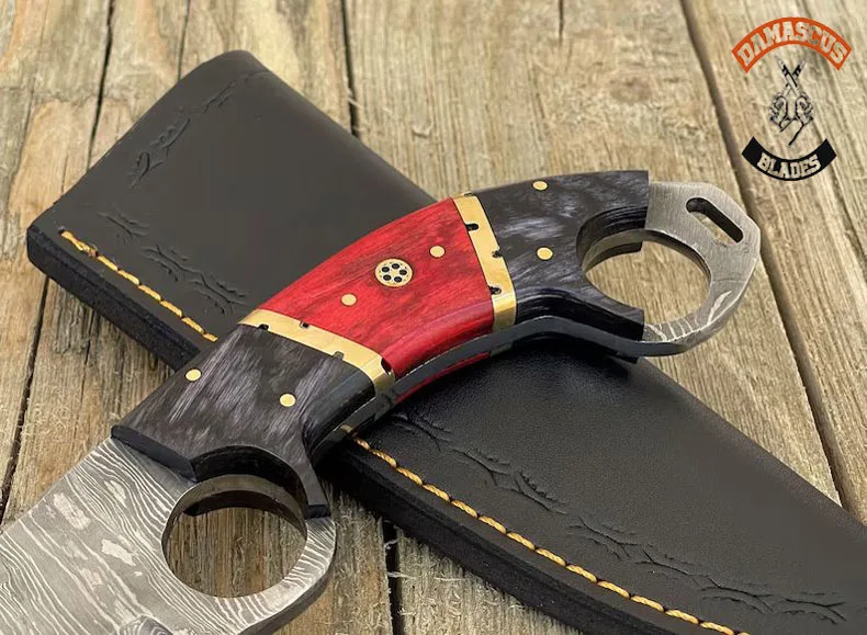 skinning knife with finger hole